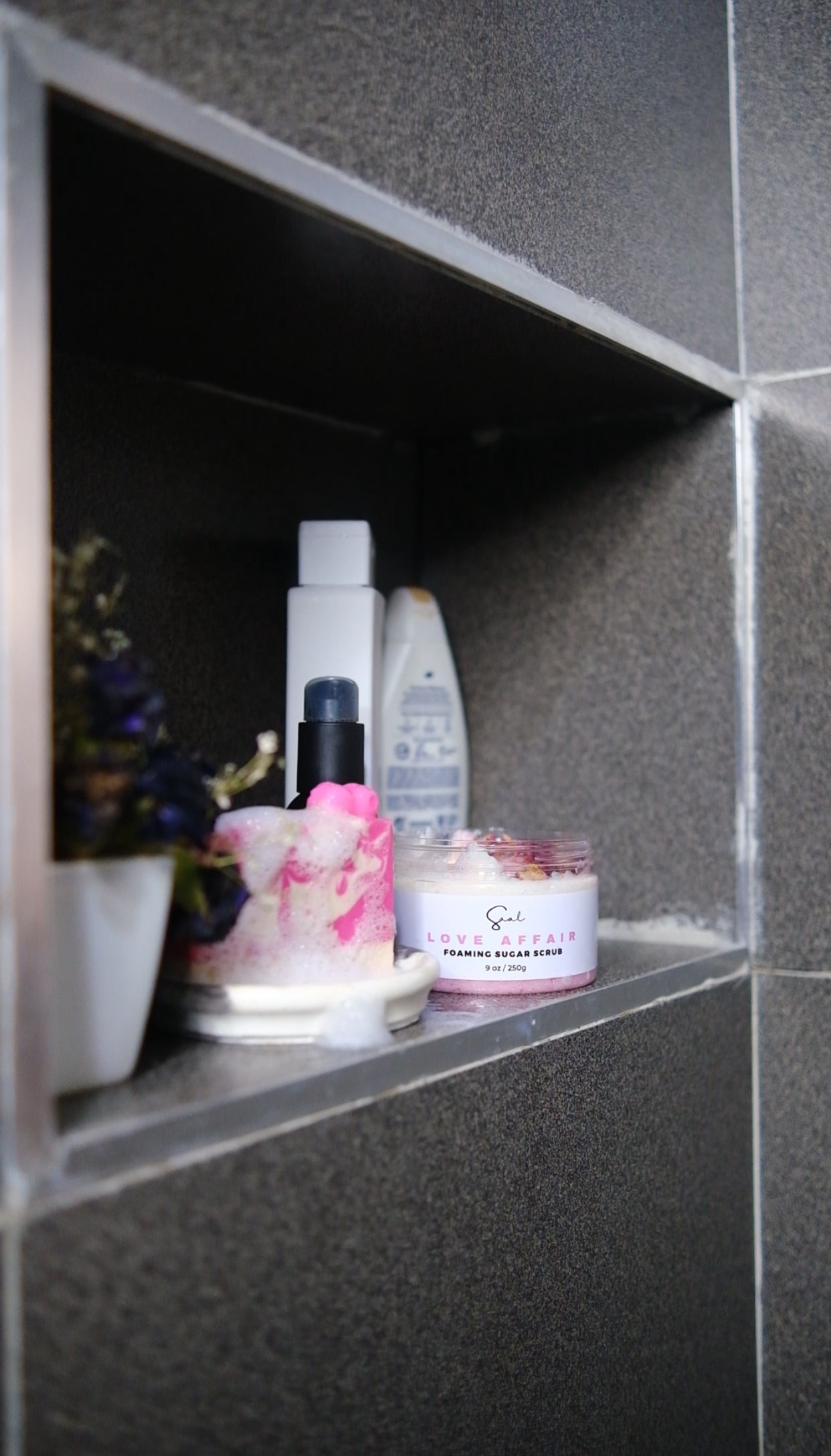 Body & Saal Foaming Sugar Scrub