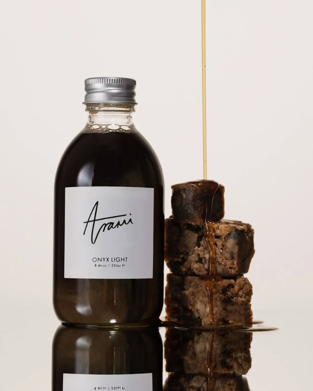 Arami Onyx Light